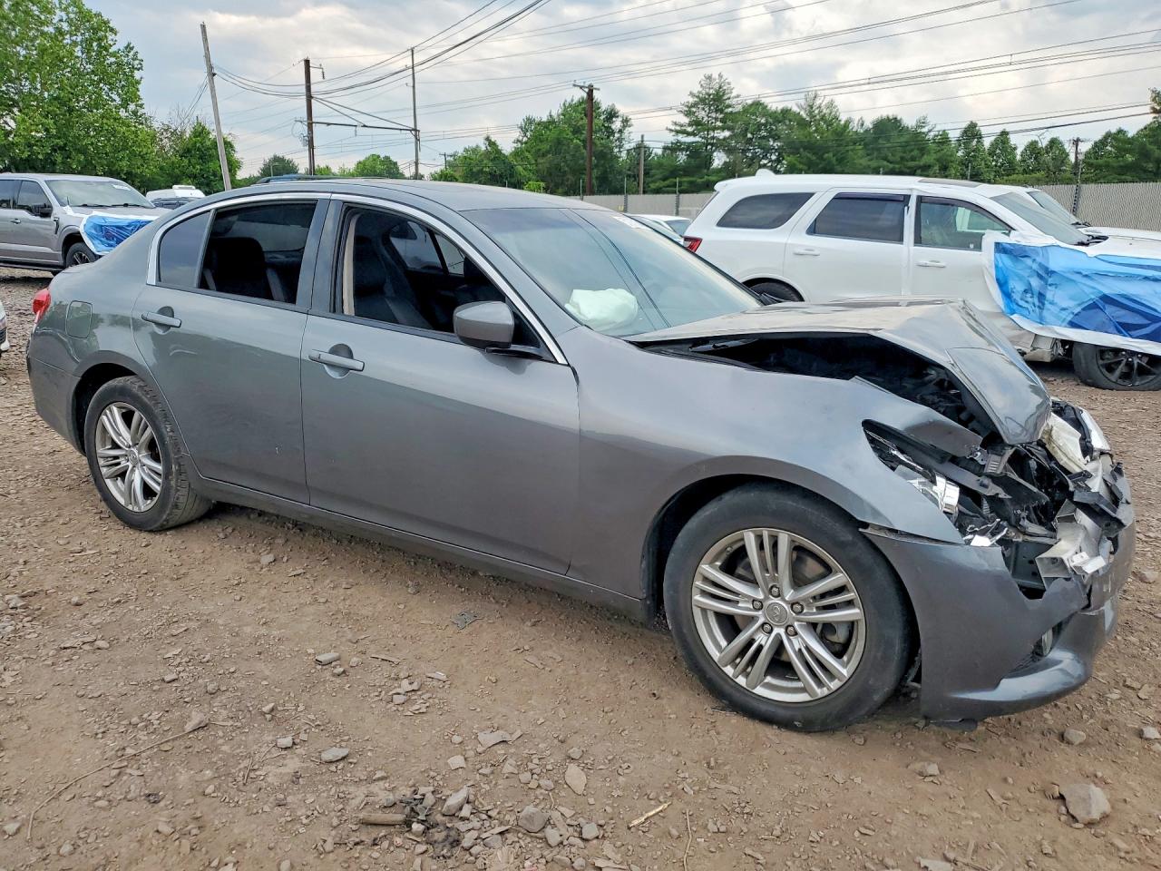 2015 INFINITI Q40