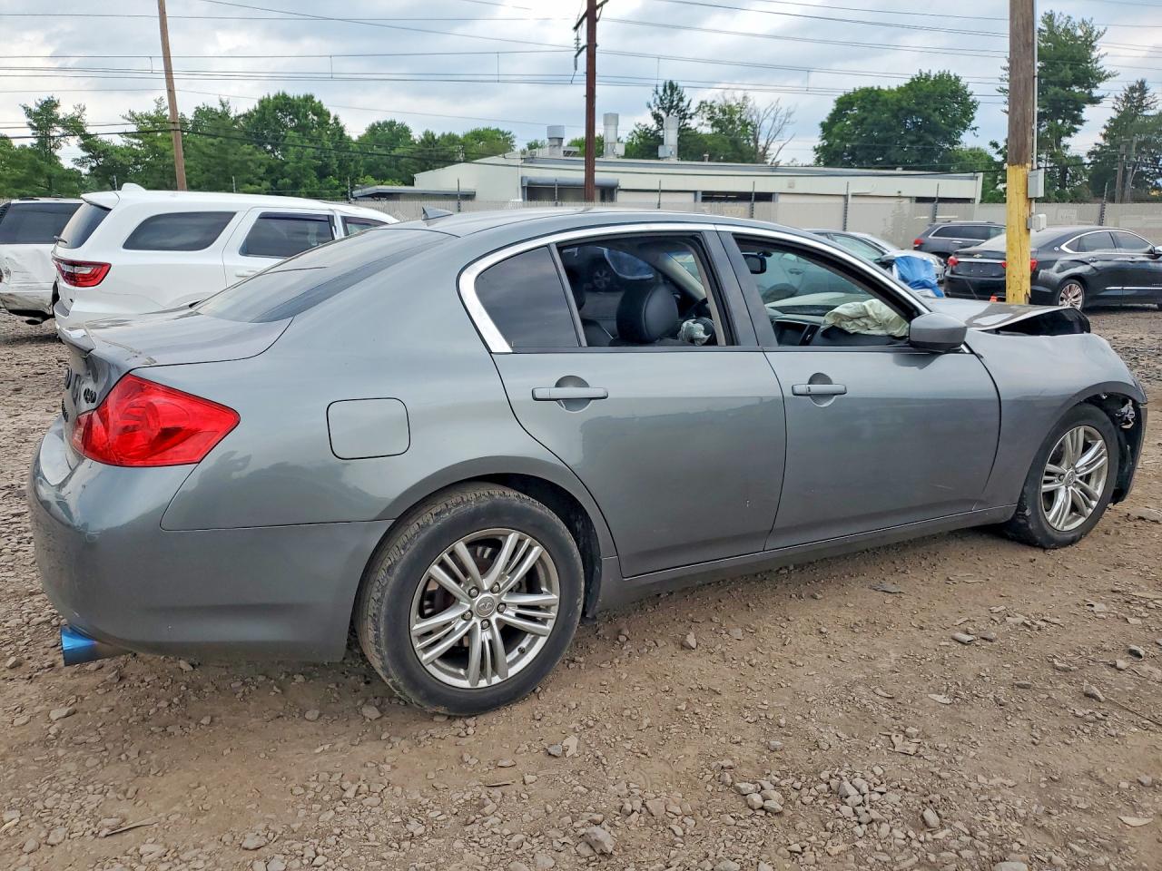 2015 INFINITI Q40