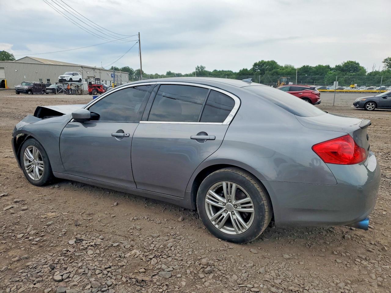 2015 INFINITI Q40