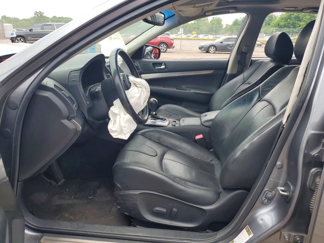 2015 INFINITI Q40