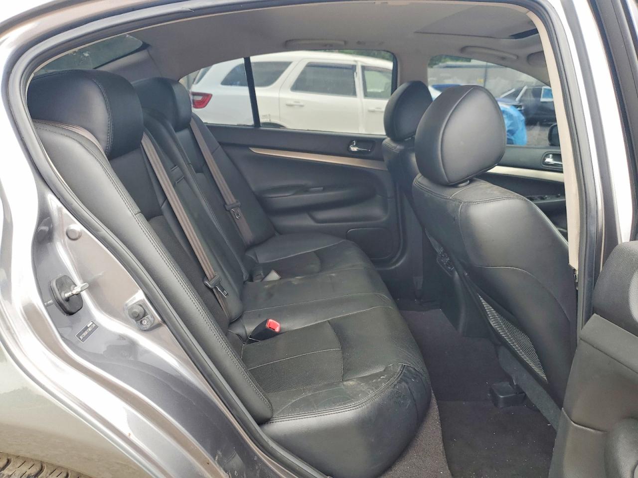 2015 INFINITI Q40