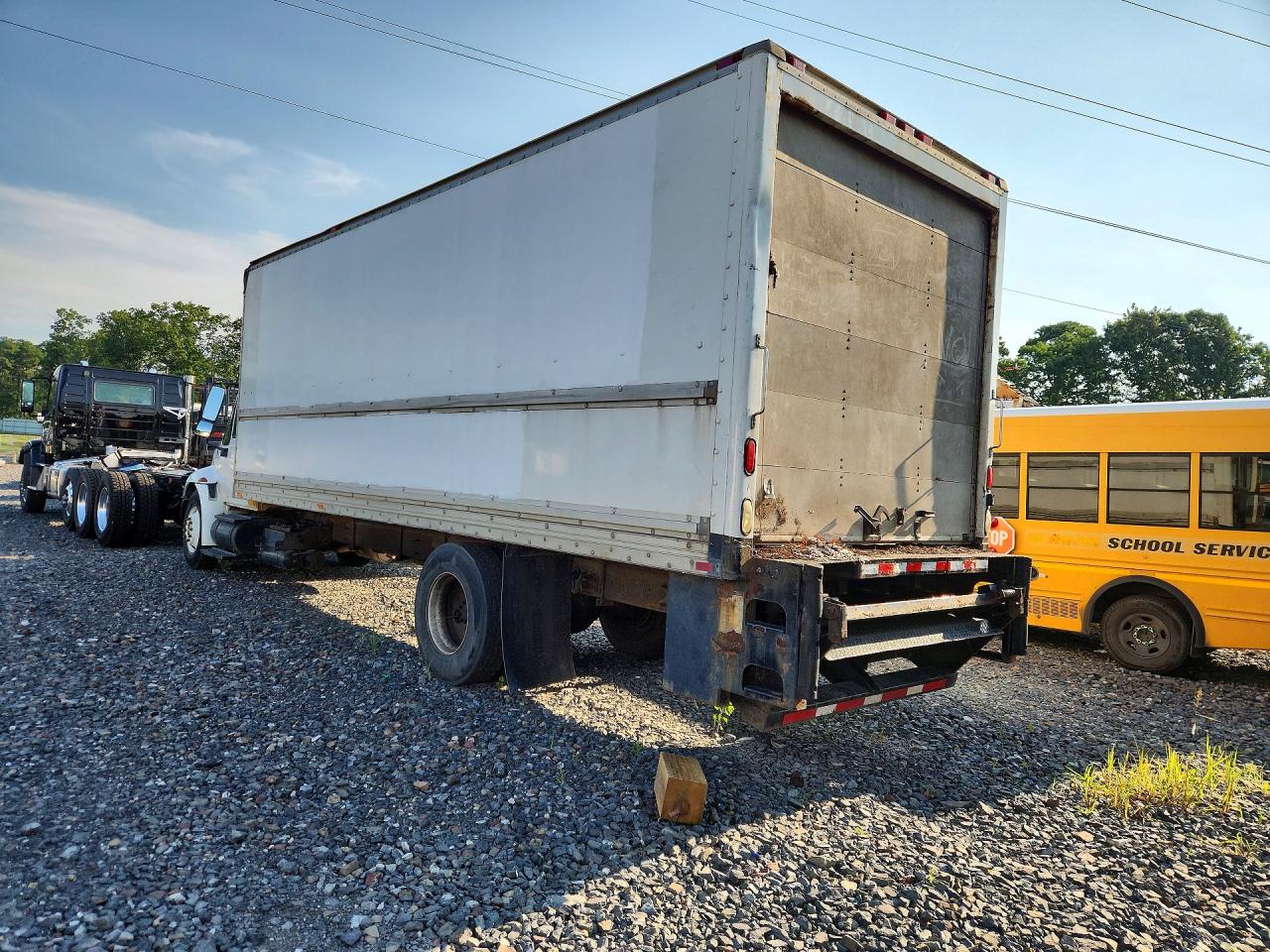 2004 INTERNATIONAL 4000 SERIE