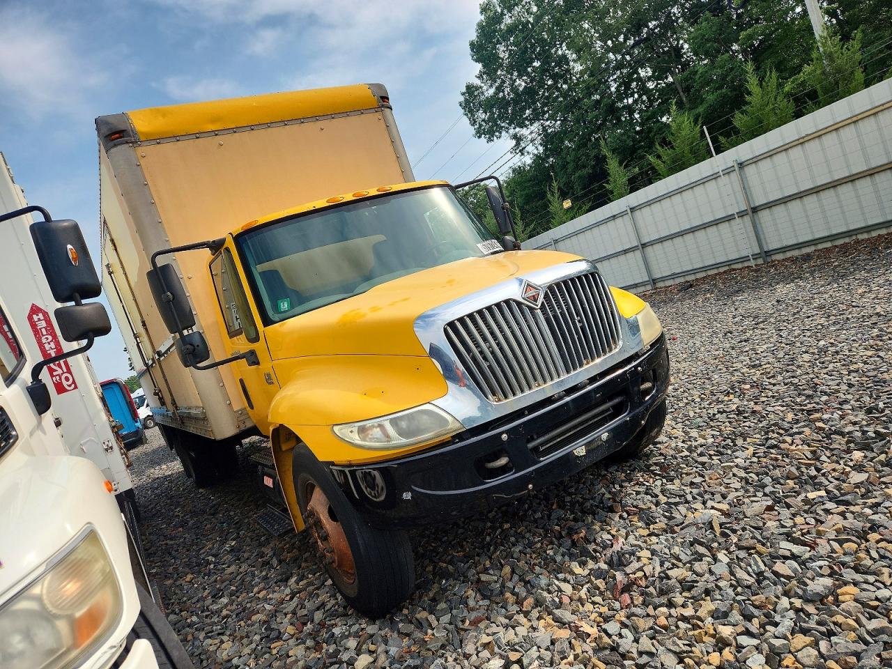 2006 INTERNATIONAL 4000 SERIE