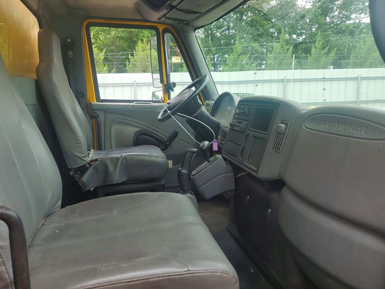 2006 INTERNATIONAL 4000 SERIE