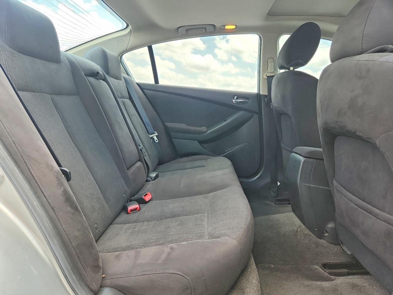 2010 NISSAN ALTIMA