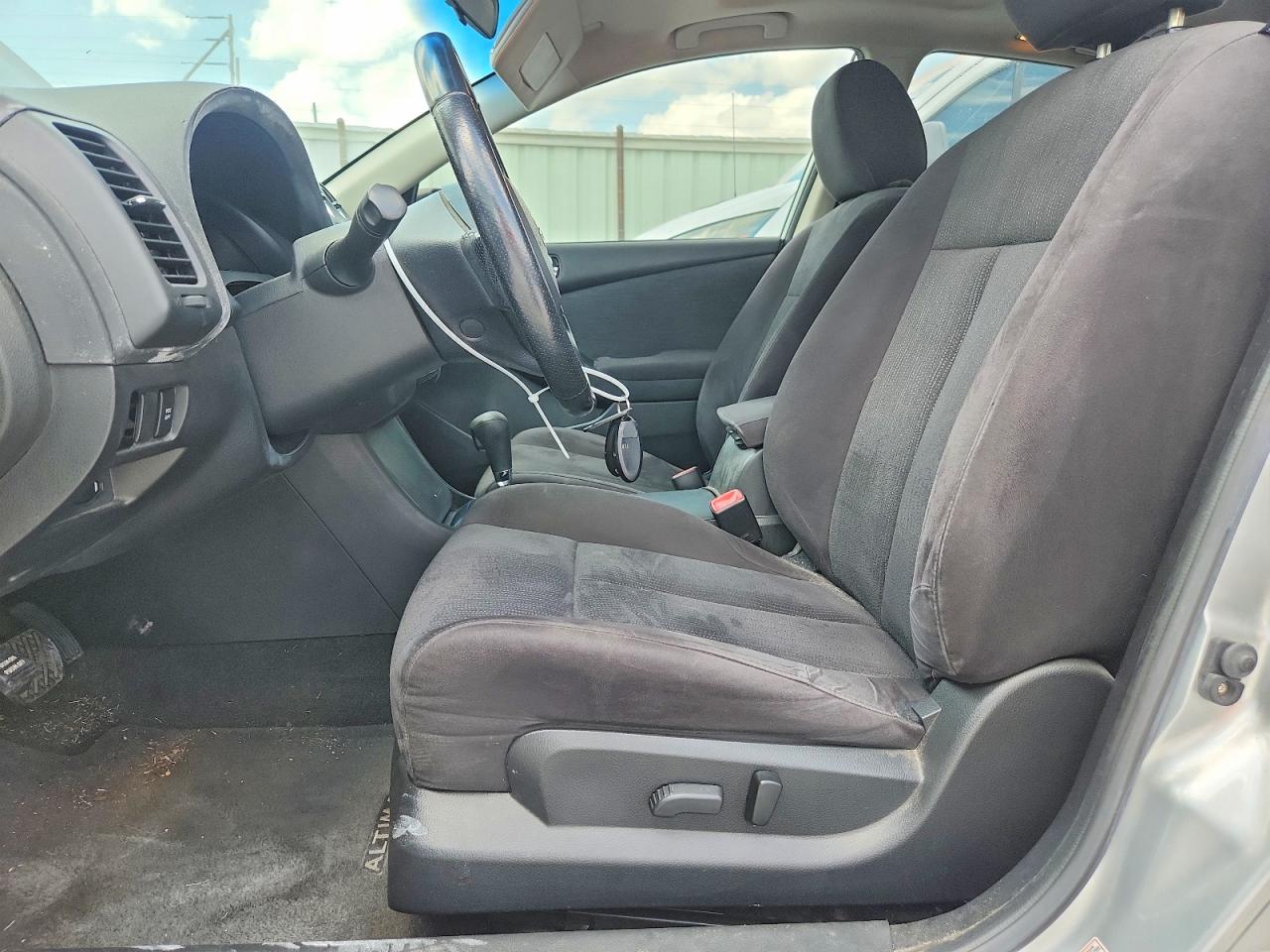 2010 NISSAN ALTIMA