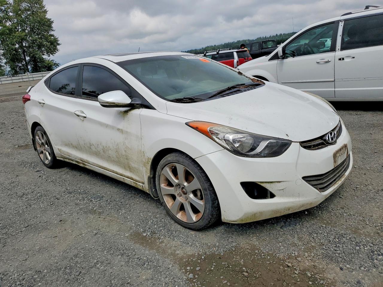 2013 HYUNDAI ELANTRA