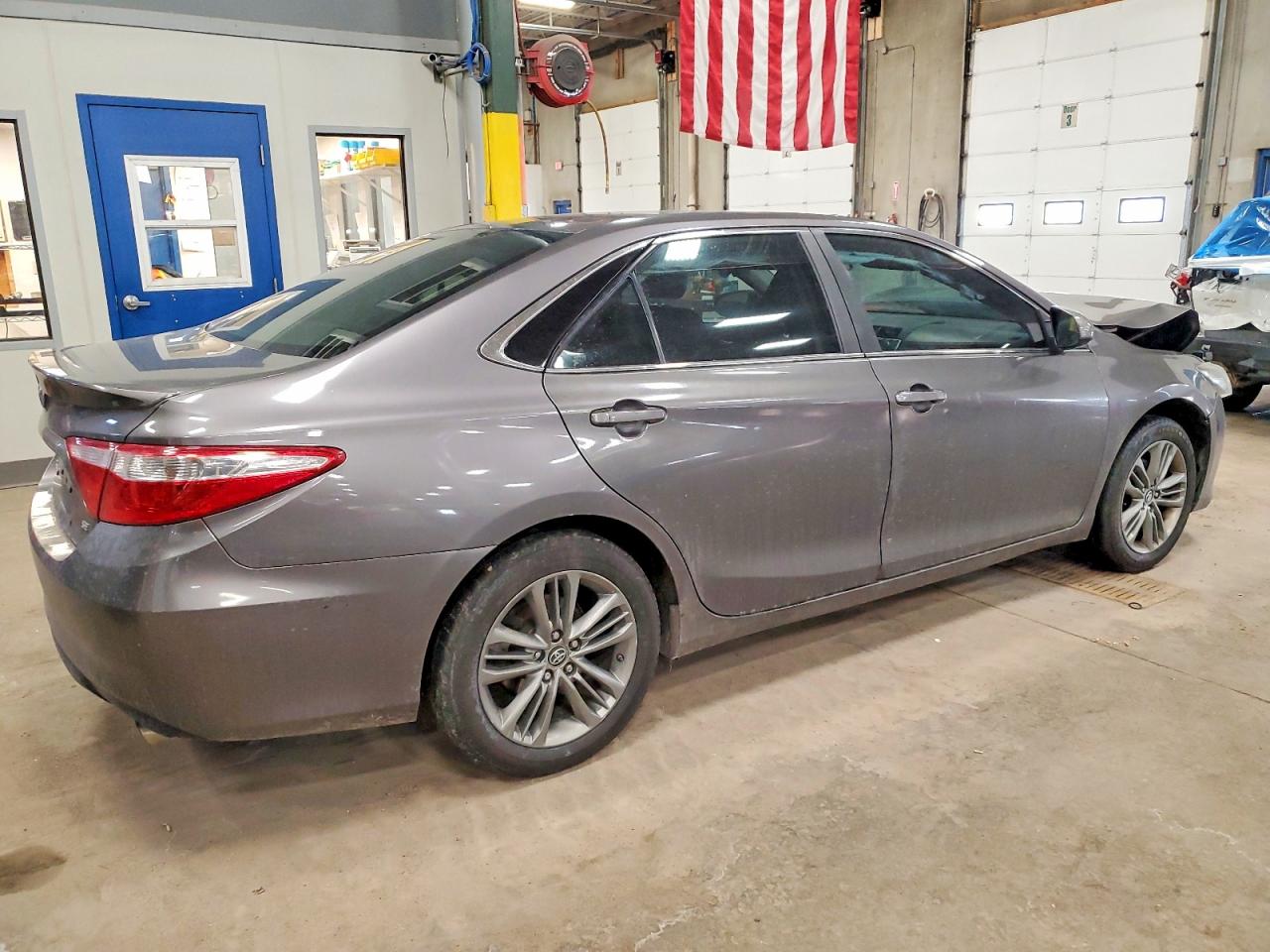 2016 TOYOTA CAMRY