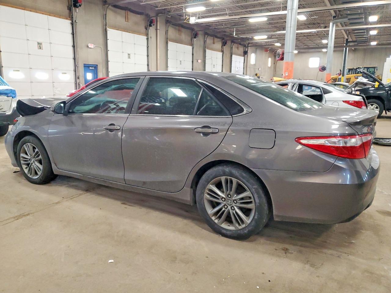 2016 TOYOTA CAMRY