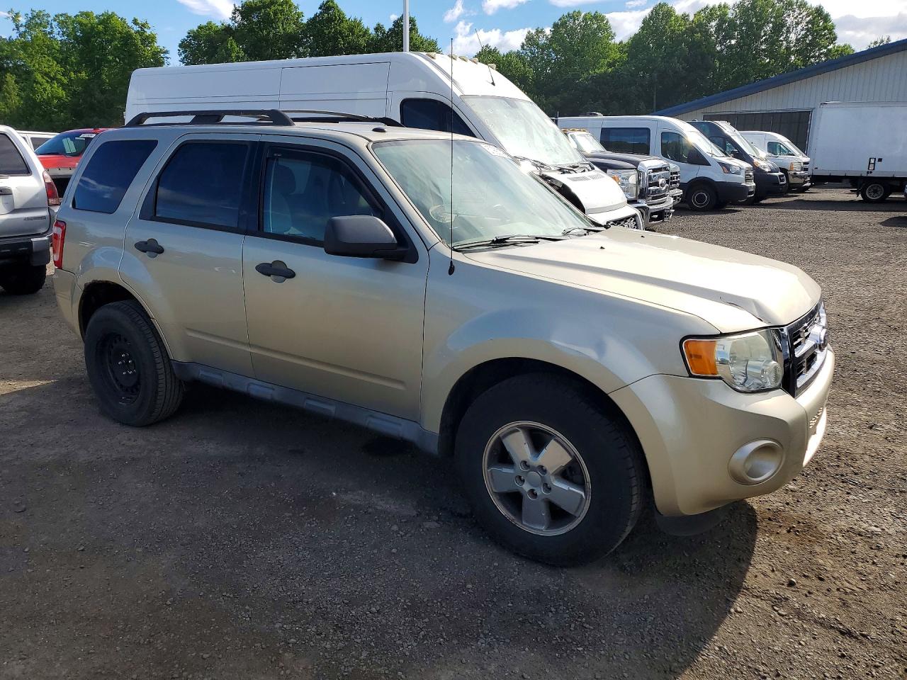 2011 FORD ESCAPE