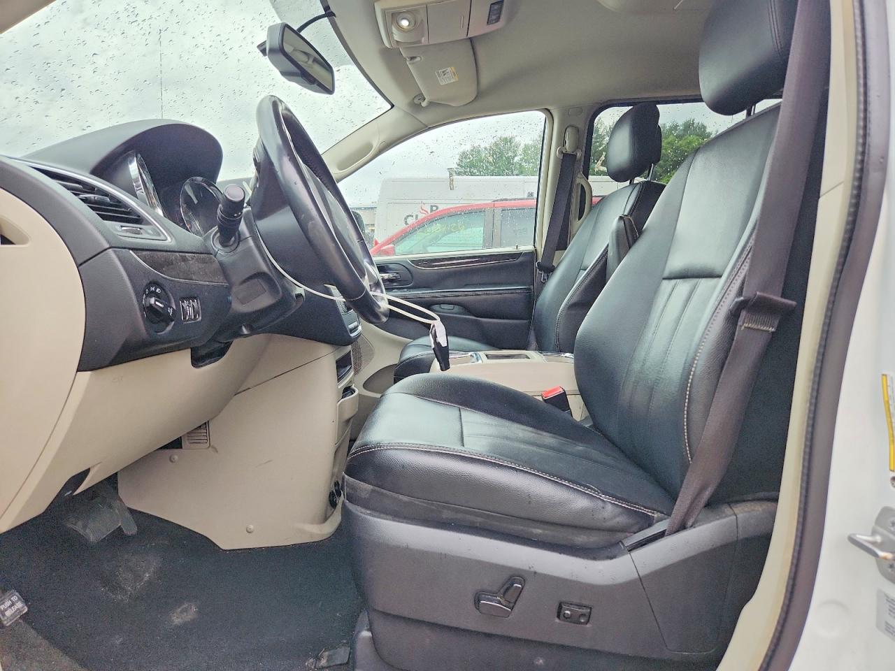2016 CHRYSLER MINIVAN