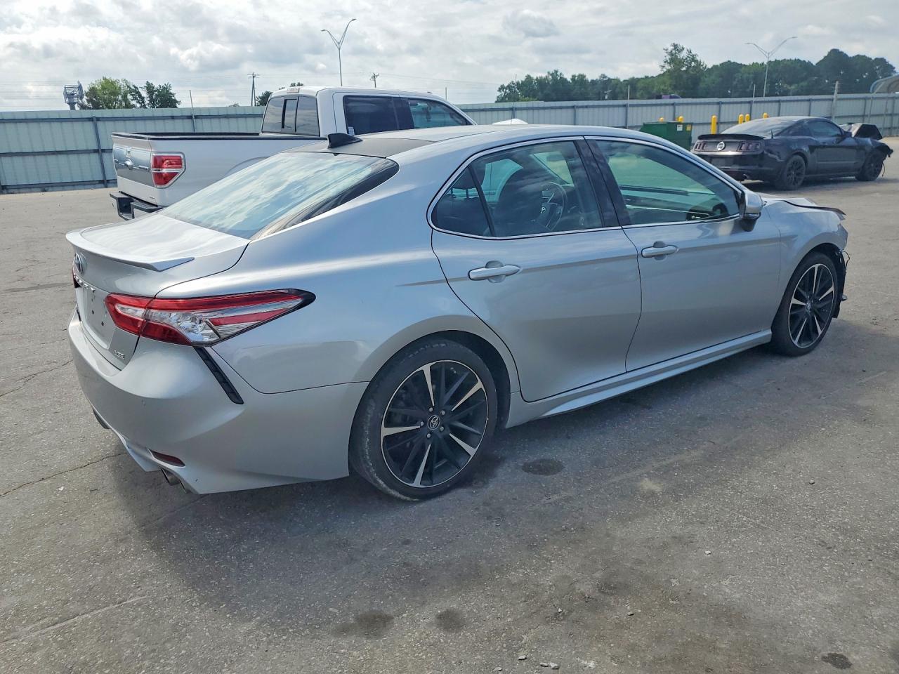 2019 TOYOTA CAMRY