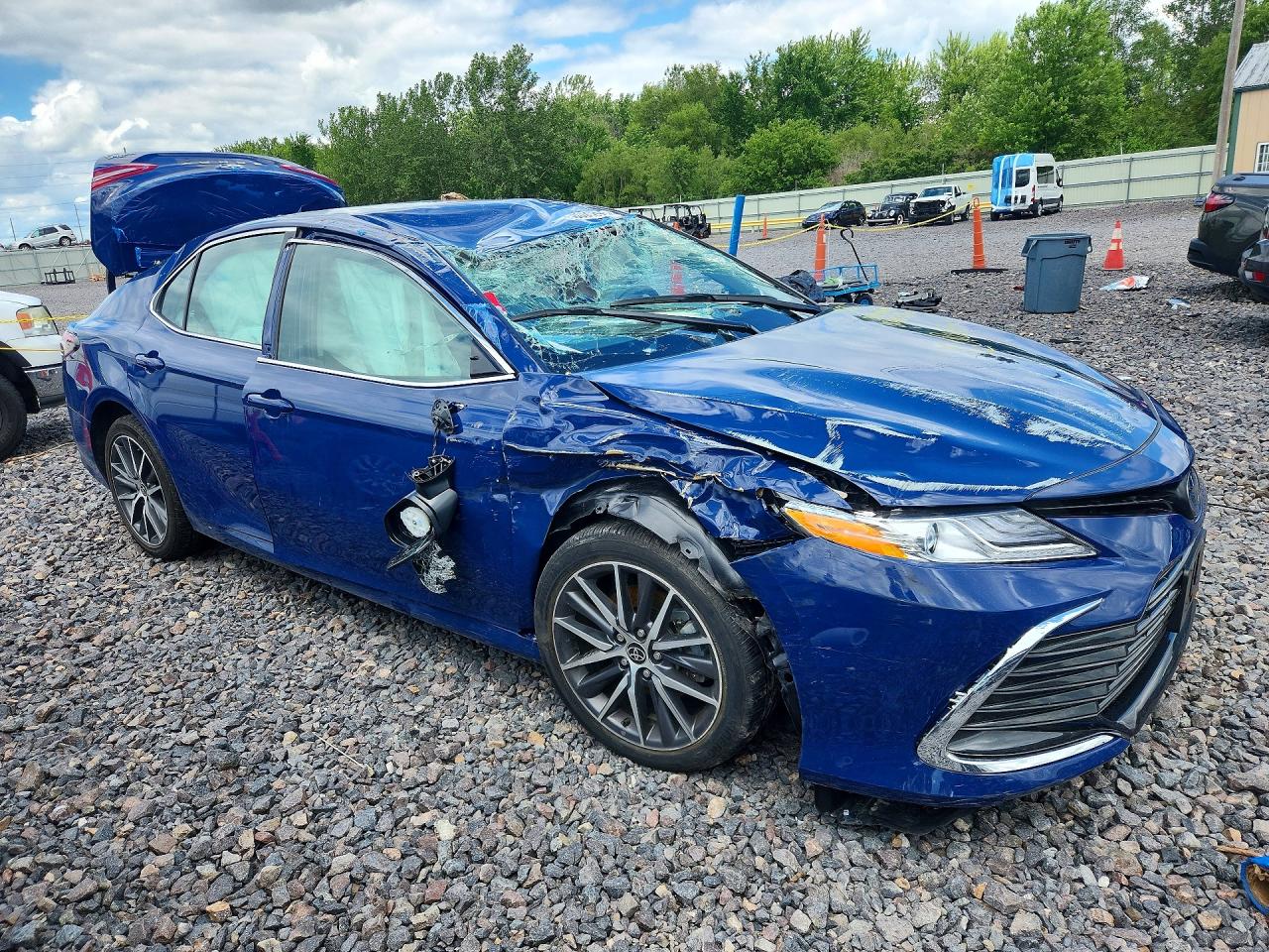 2023 TOYOTA CAMRY