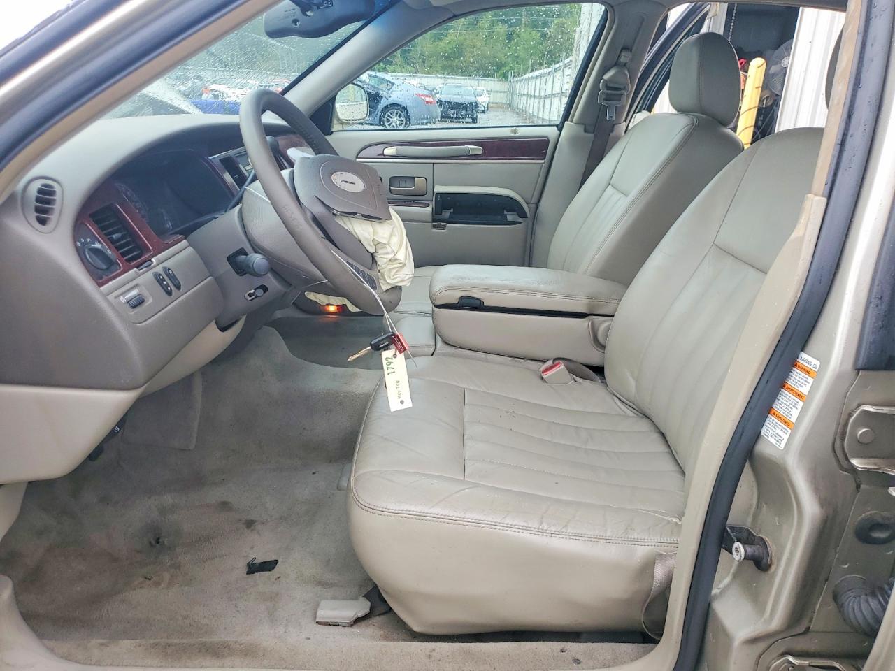 2004 LINCOLN TOWNCAR