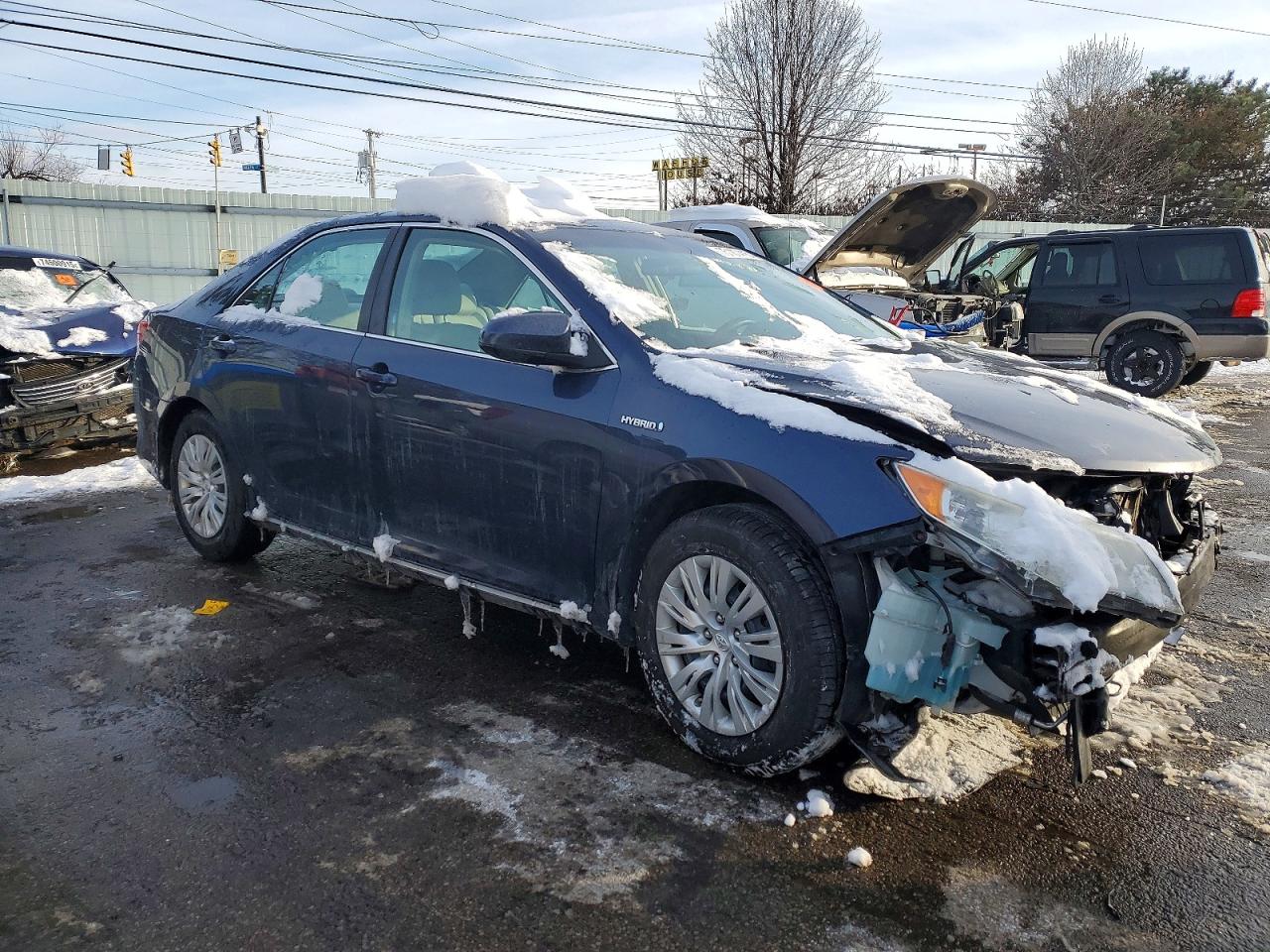2014 TOYOTA CAMRY SOLA