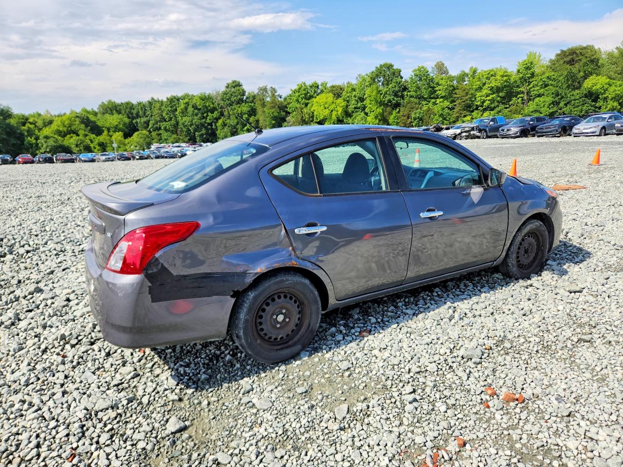 2018 NISSAN VERSA
