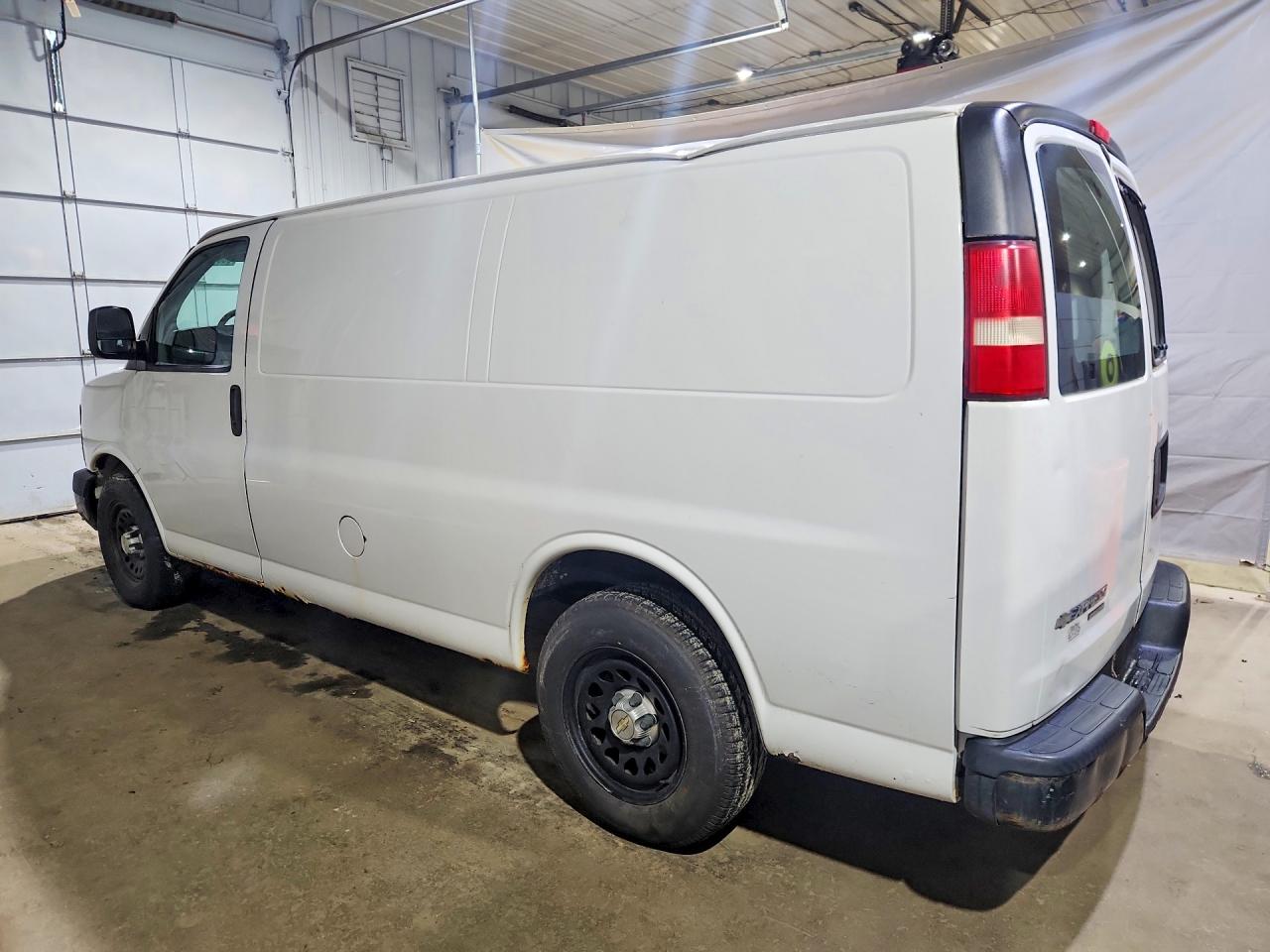 2011 CHEVROLET EXPRESS