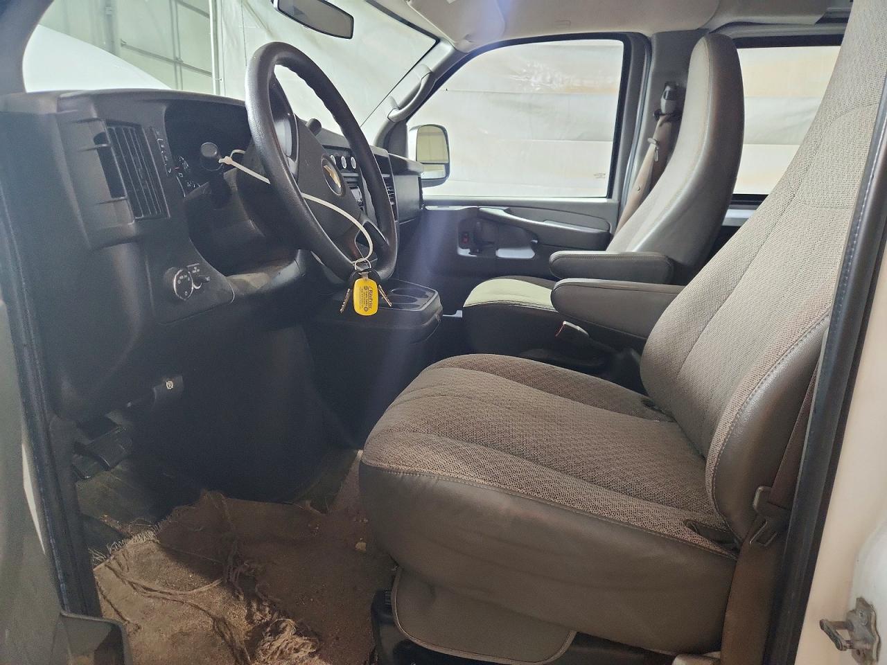 2011 CHEVROLET EXPRESS