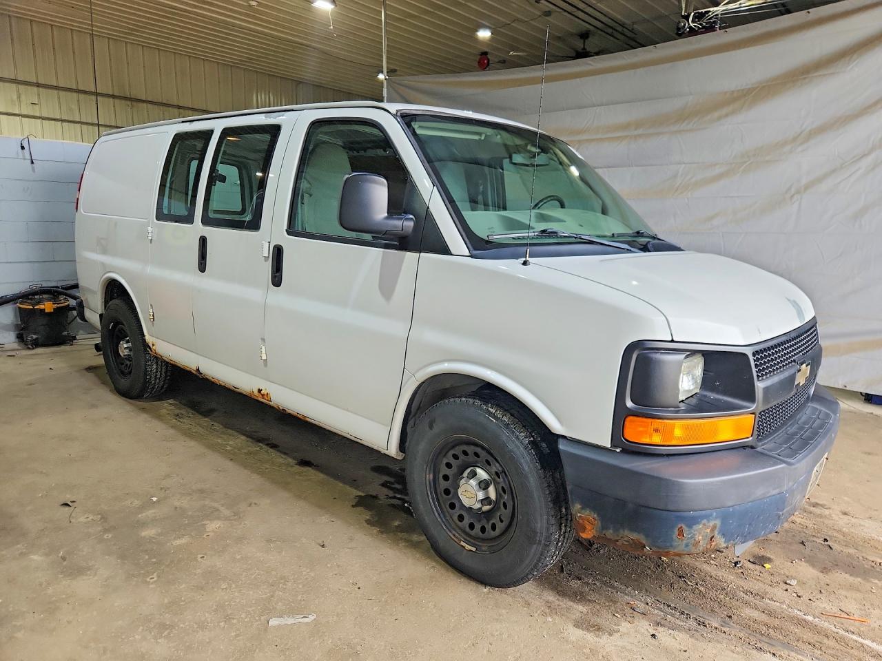 2011 CHEVROLET EXPRESS