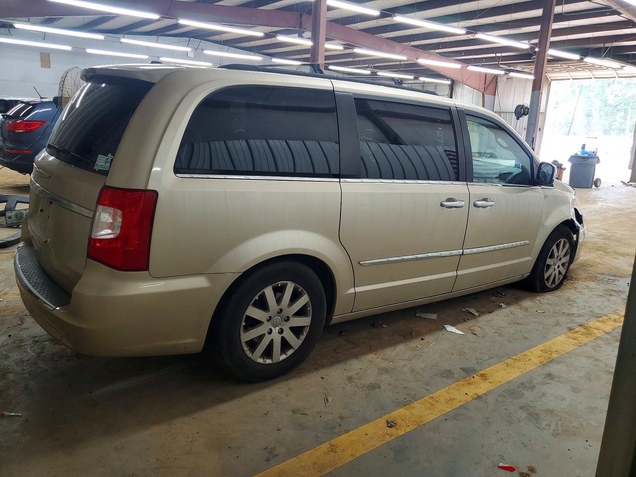 2011 CHRYSLER MINIVAN