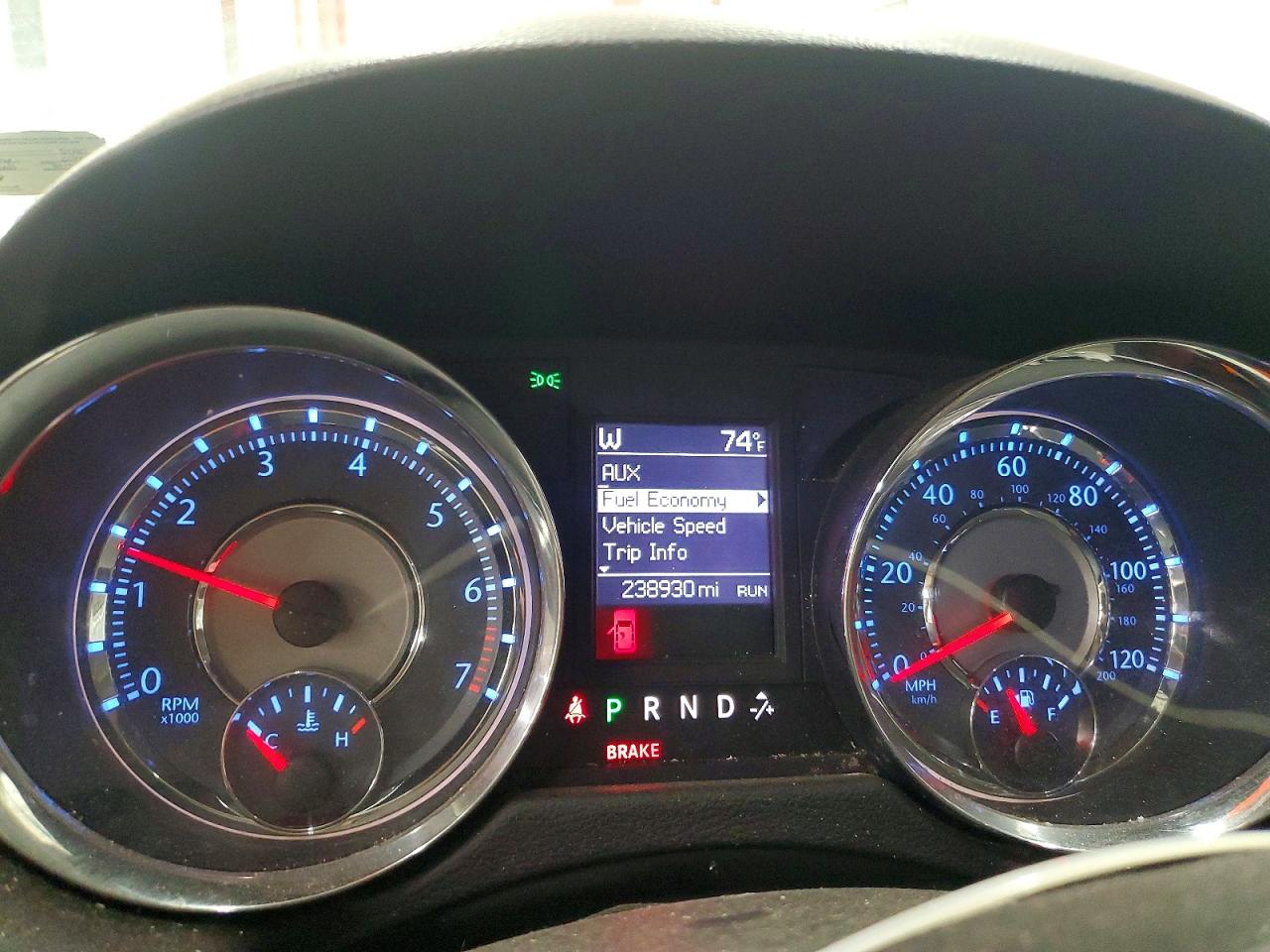2011 CHRYSLER MINIVAN