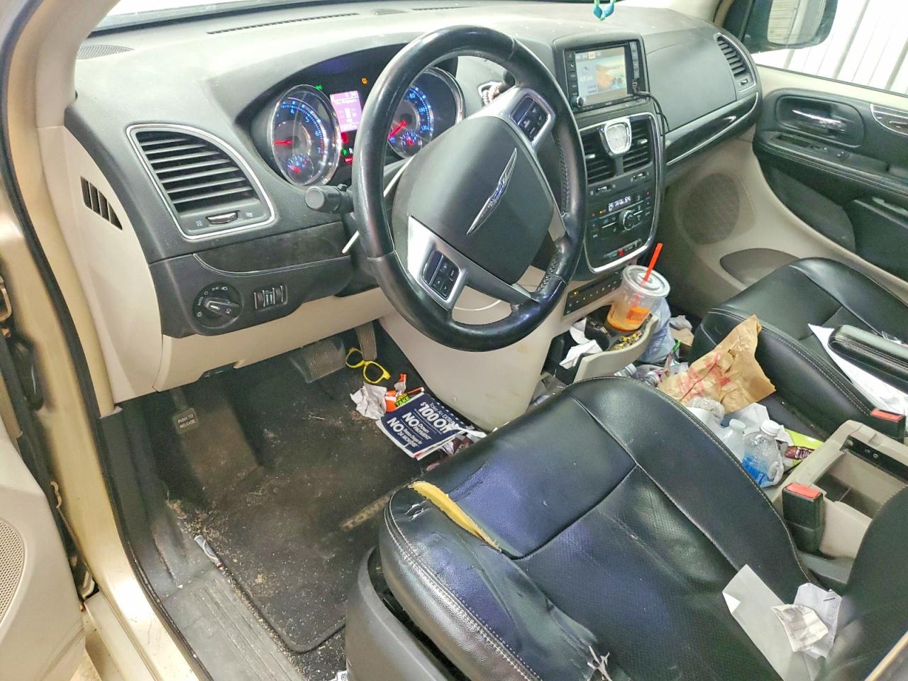 2011 CHRYSLER MINIVAN