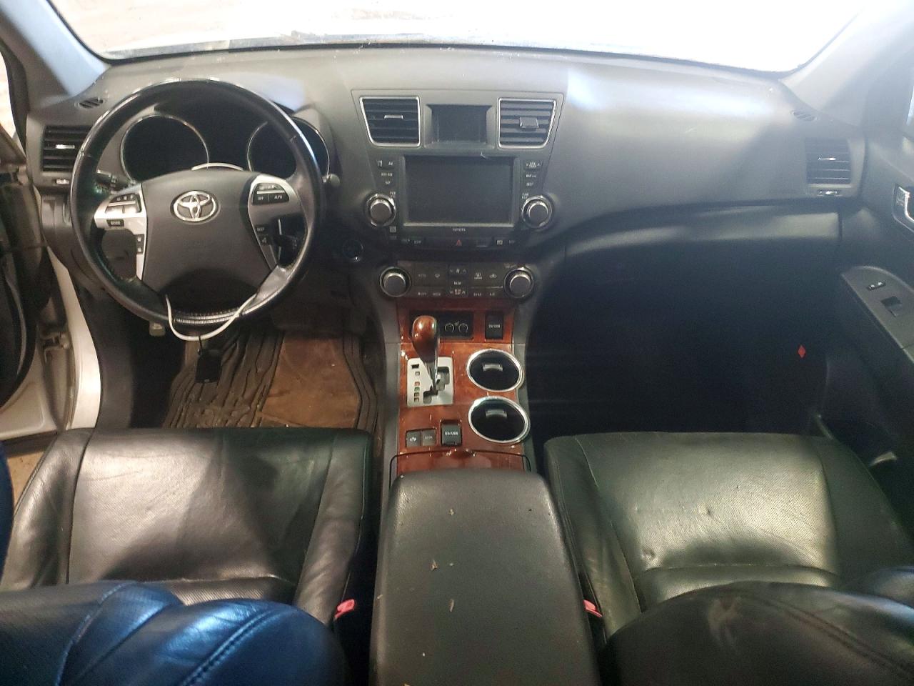 2011 TOYOTA HIGHLANDER