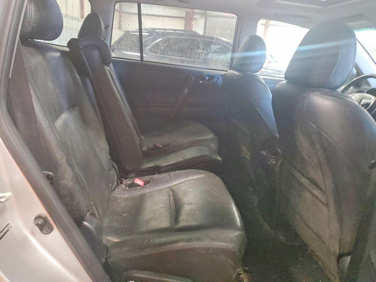 2011 TOYOTA HIGHLANDER