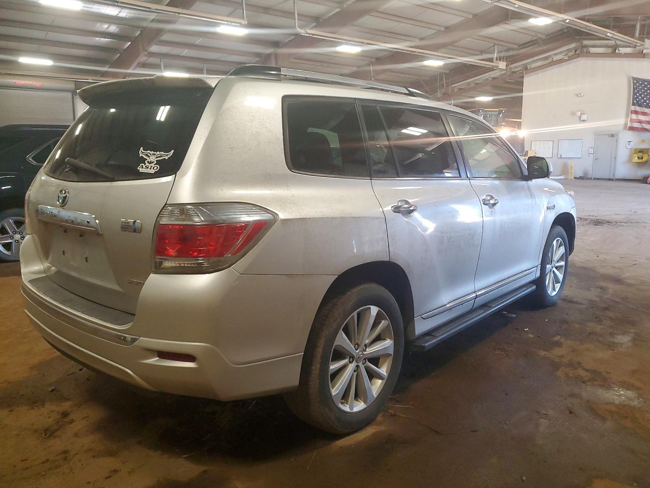 2011 TOYOTA HIGHLANDER