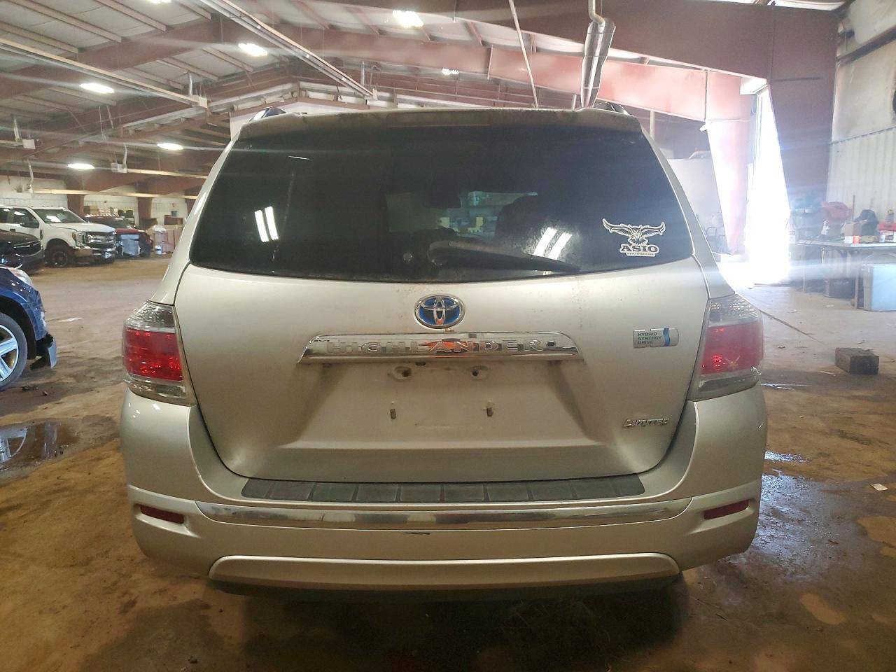 2011 TOYOTA HIGHLANDER