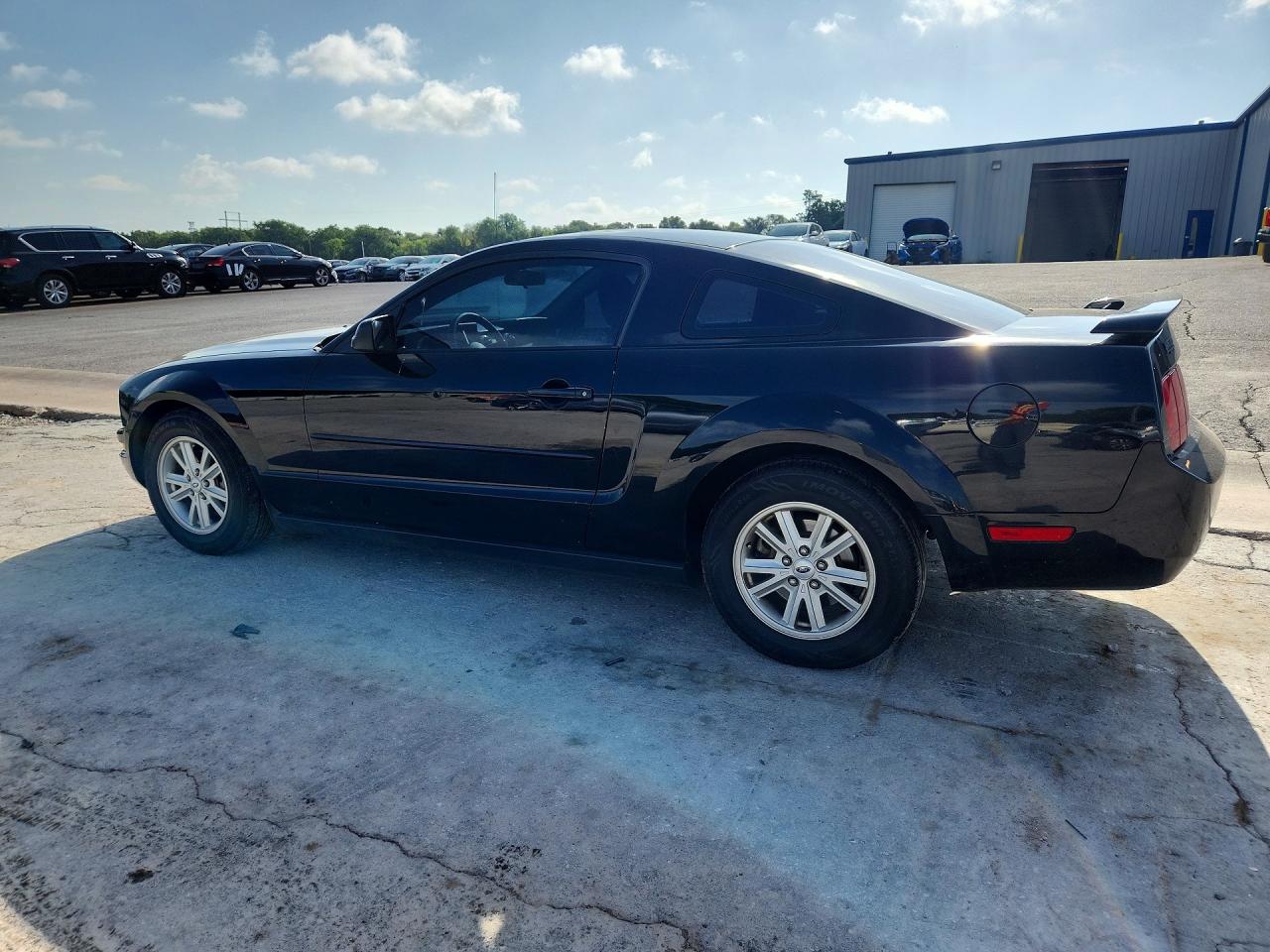 2005 FORD MUSTANG