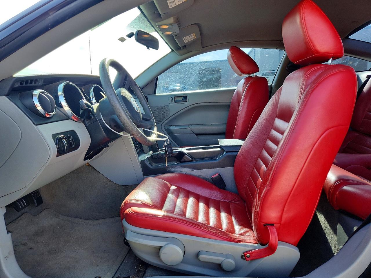 2005 FORD MUSTANG