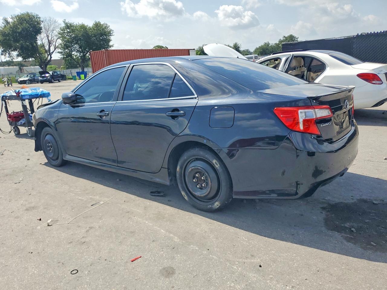 2013 TOYOTA CAMRY