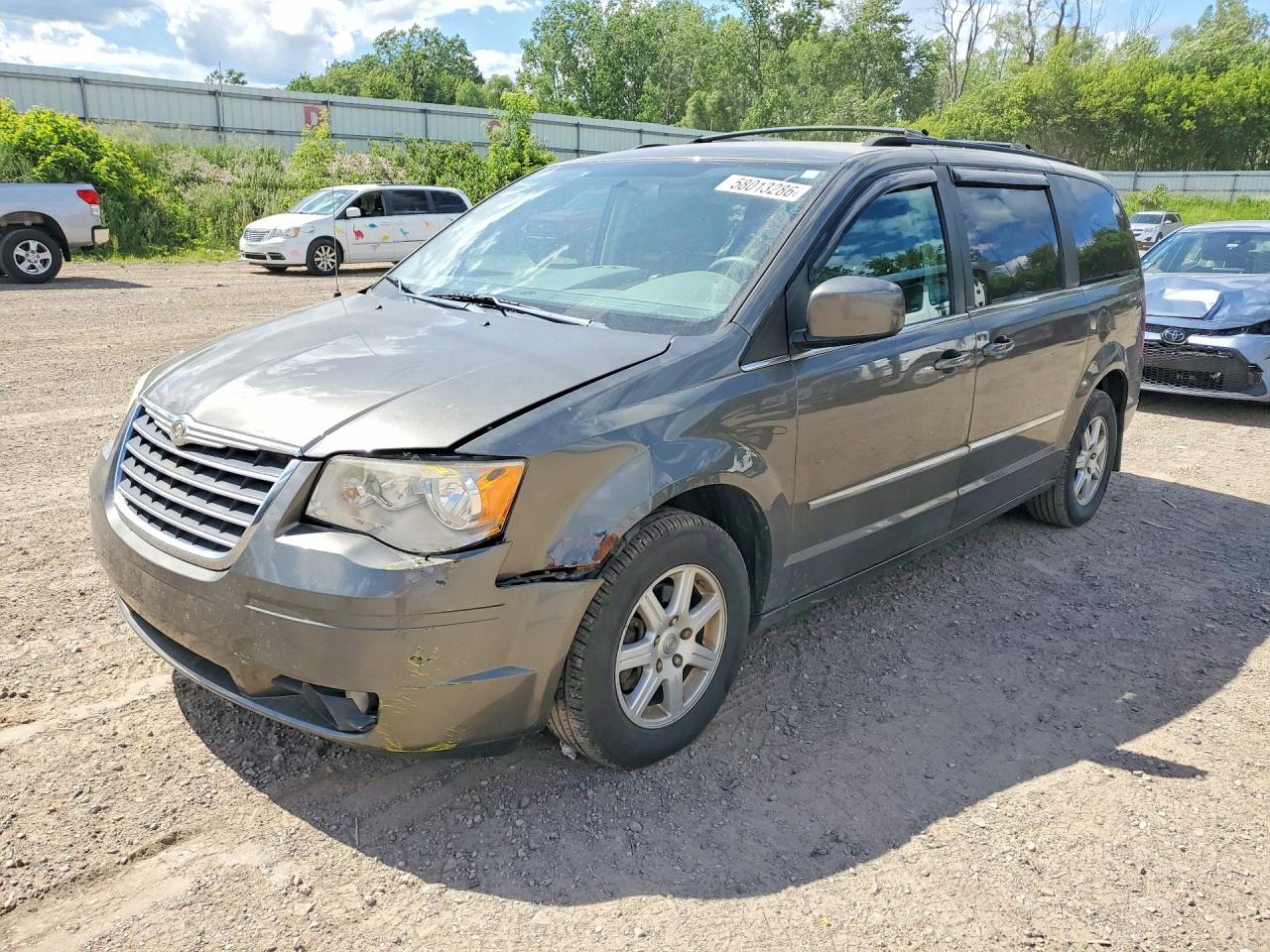 2010 CHRYSLER MINIVAN