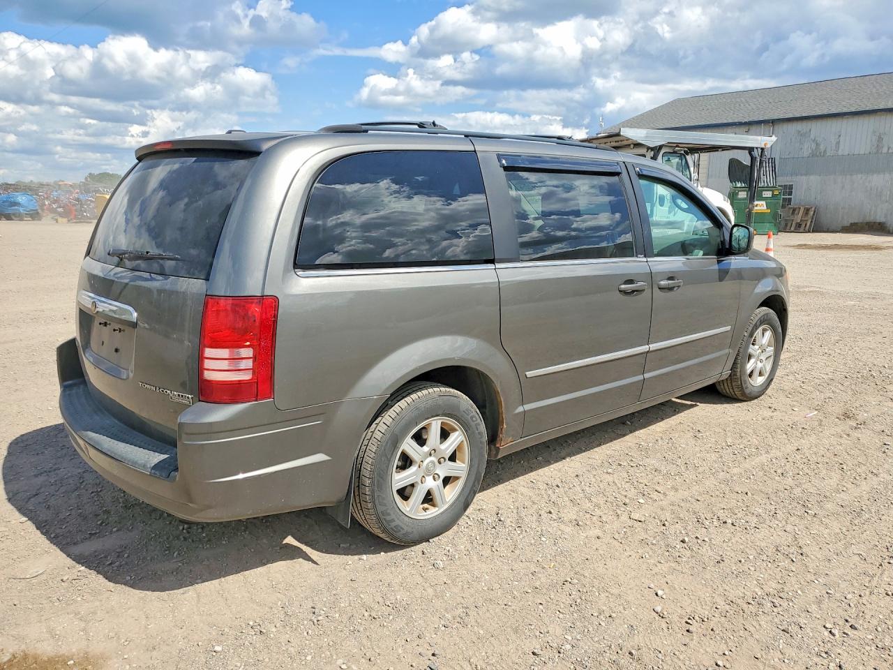 2010 CHRYSLER MINIVAN