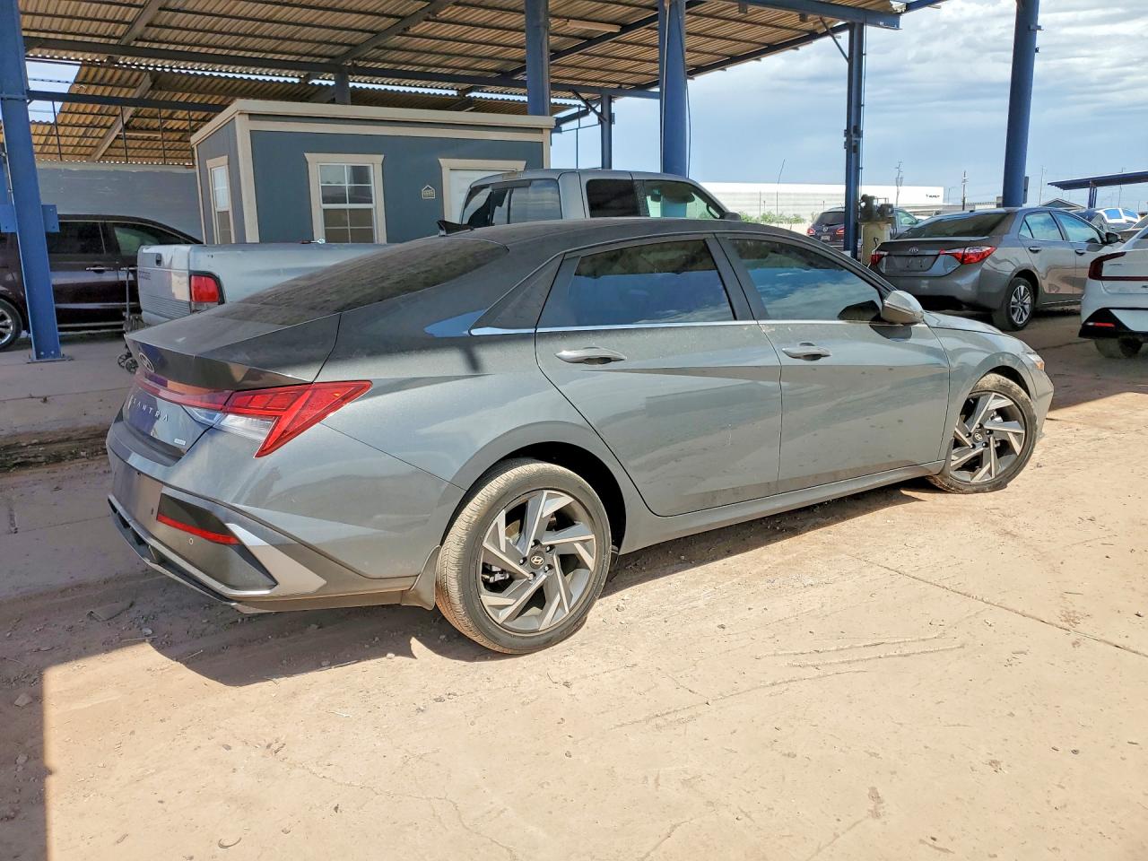 2024 HYUNDAI ELANTRA