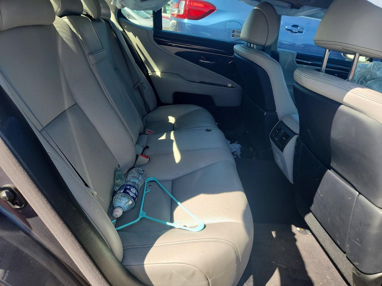2015 LEXUS LS460