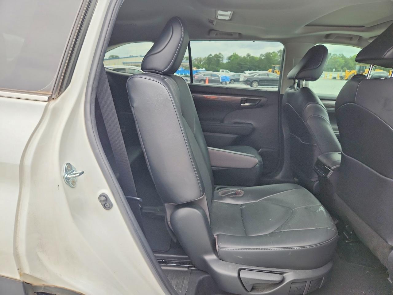2022 TOYOTA HIGHLANDER