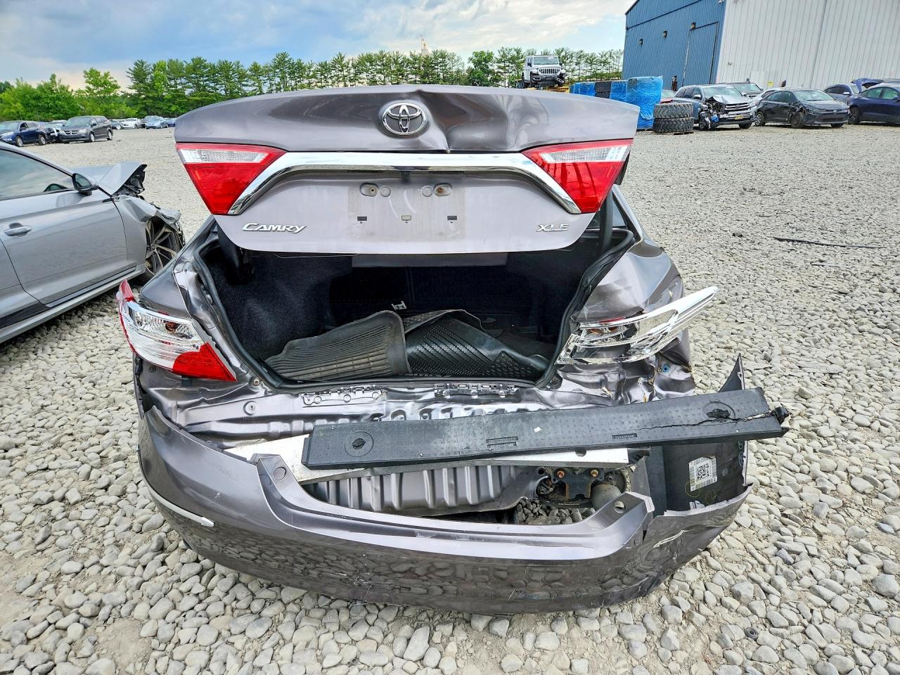 2017 TOYOTA CAMRY