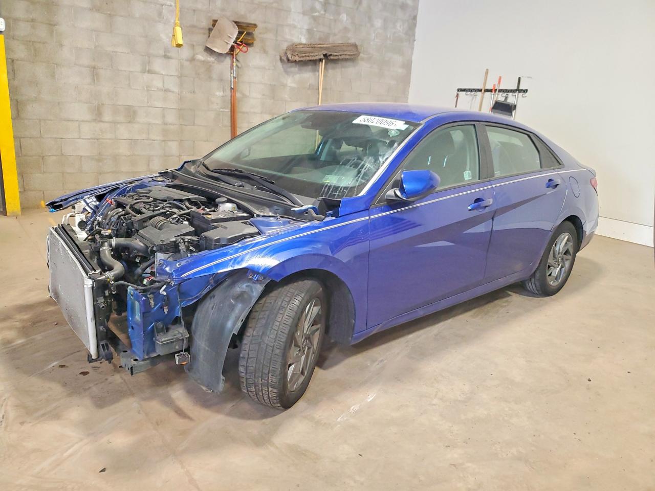 2024 HYUNDAI ELANTRA