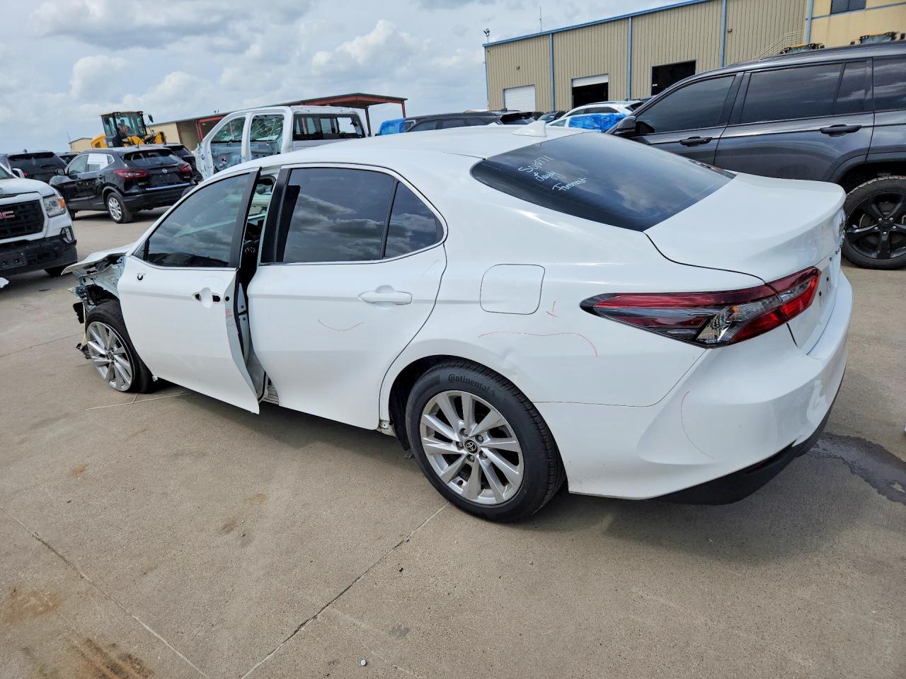 2024 TOYOTA CAMRY