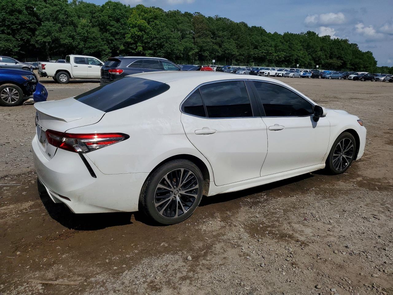 2018 TOYOTA CAMRY