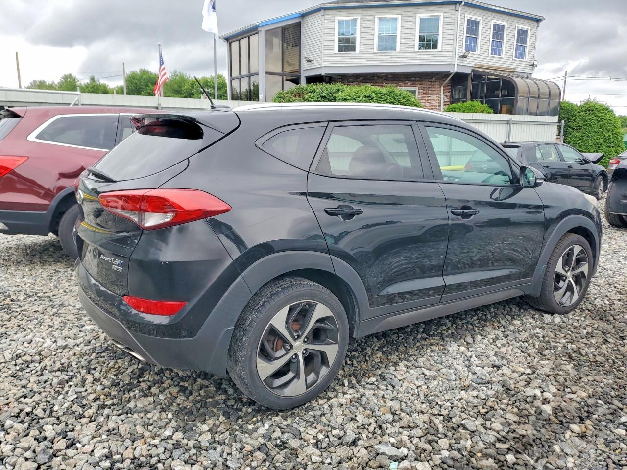 2016 HYUNDAI TUCSON