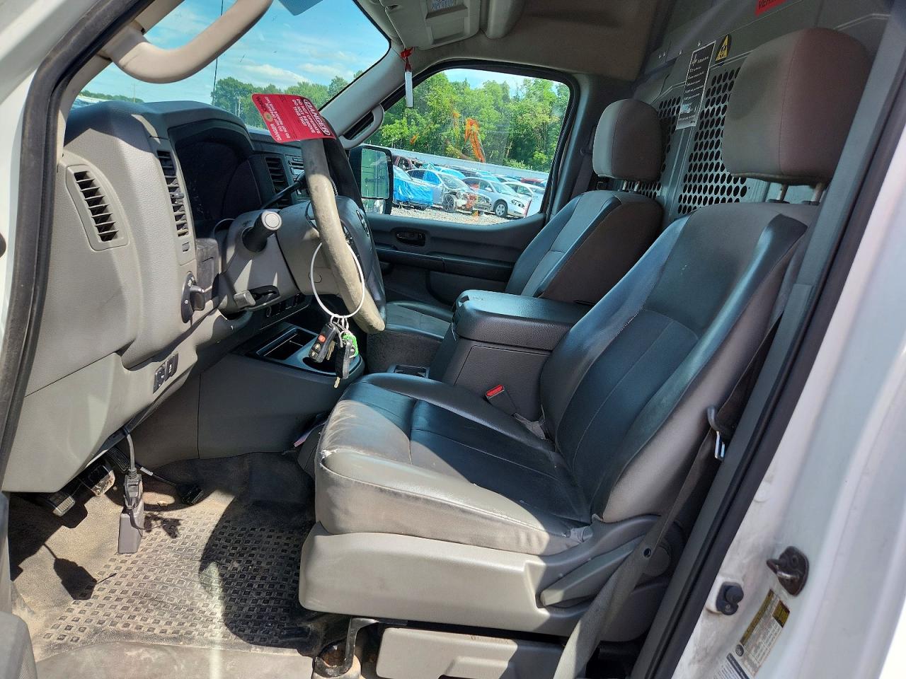 2014 NISSAN NV