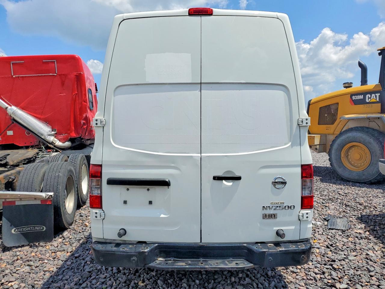 2014 NISSAN NV