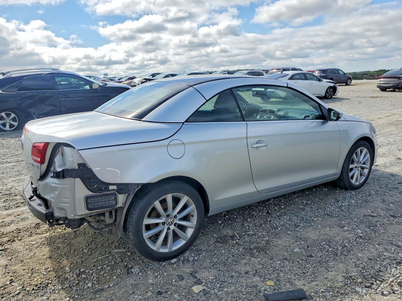 2013 VOLKSWAGEN EOS