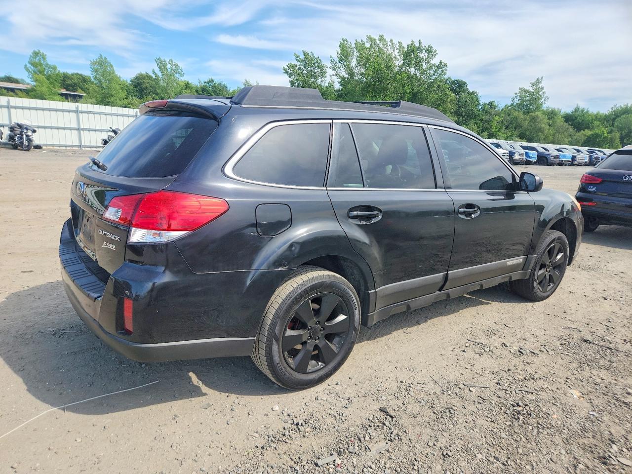 2012 SUBARU OUTBACK
