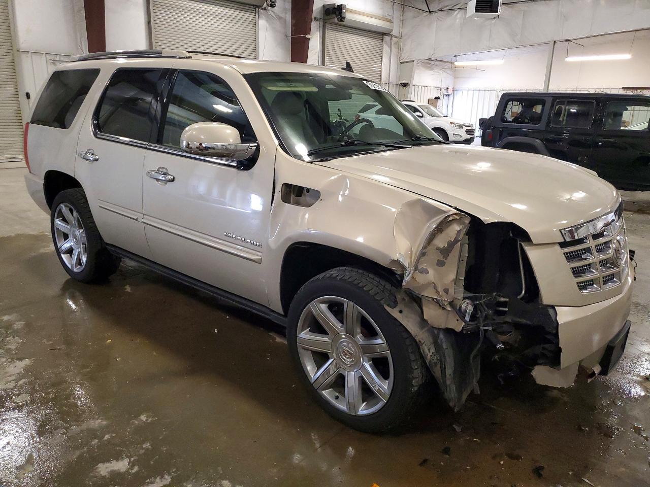 2011 CADILLAC ESCALADE