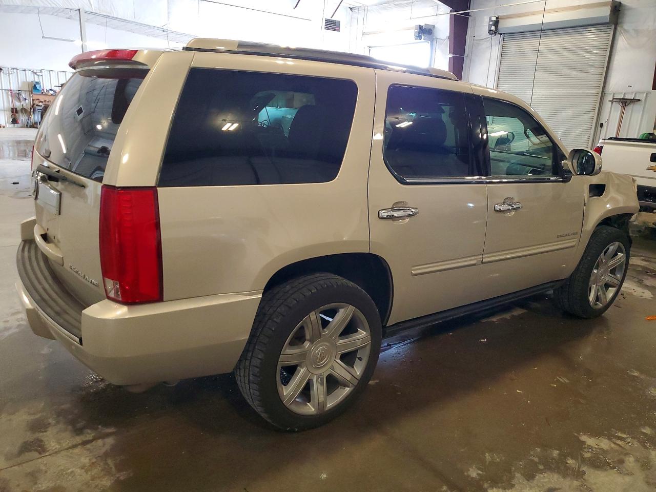 2011 CADILLAC ESCALADE