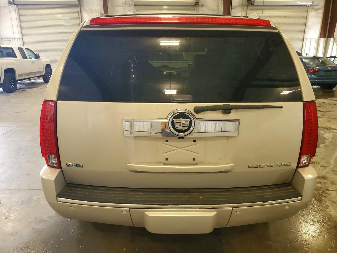 2011 CADILLAC ESCALADE